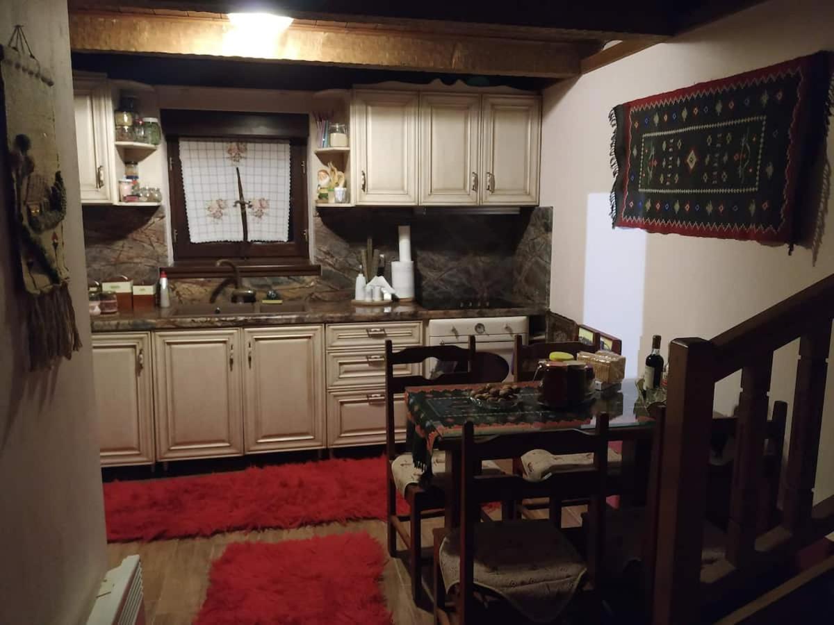 Παραδοσιακή Πέτρινη Κατοικία Στην Βλάχα Ελάτης Luaran gambar