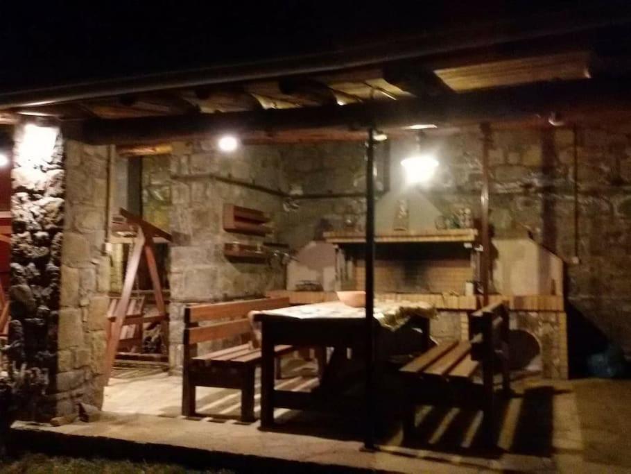 Παραδοσιακή Πέτρινη Κατοικία Στην Βλάχα Ελάτης Luaran gambar