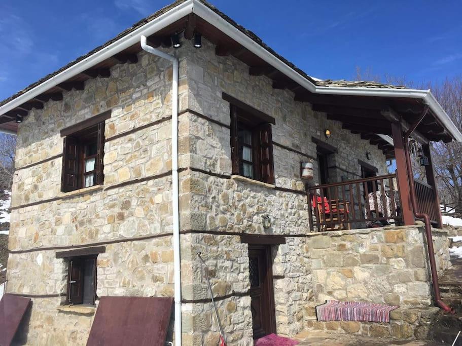 Παραδοσιακή Πέτρινη Κατοικία Στην Βλάχα Ελάτης Luaran gambar